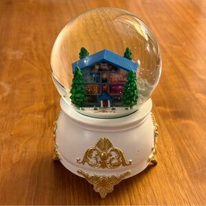 Taylor Swift Lover Snowglobe w/ box